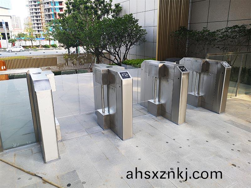 IC刷卡門(men)禁通道(dao)閘(zha)機係(xi)統(tong)