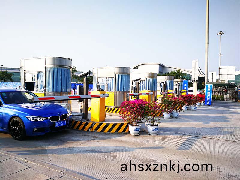 廣(guang)州白(bai)雲(yun)國際(ji)機場P5停車場車(che)牌(pai)識(shi)彆(bie)係(xi)統