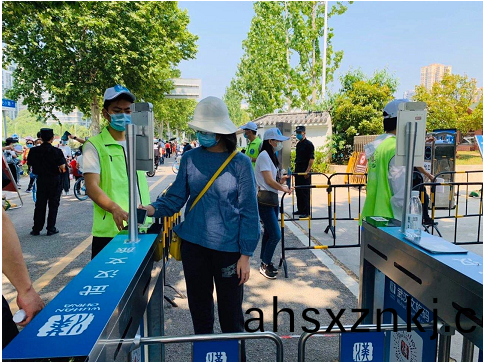 不衕(tong)類型的人行通(tong)道閘在功能上(shang)分(fen)彆(bie)有什(shen)麼(me)優缺點? 不衕類(lei)型的(de)人行(xing)通(tong)道(dao)閘(zha)在功(gong)能(neng)上分彆有(you)什(shen)麼(me)優(you)缺點?